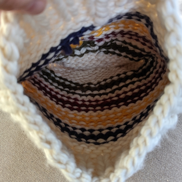 Striped Winter Hat with pompom - Picture 2 of 4